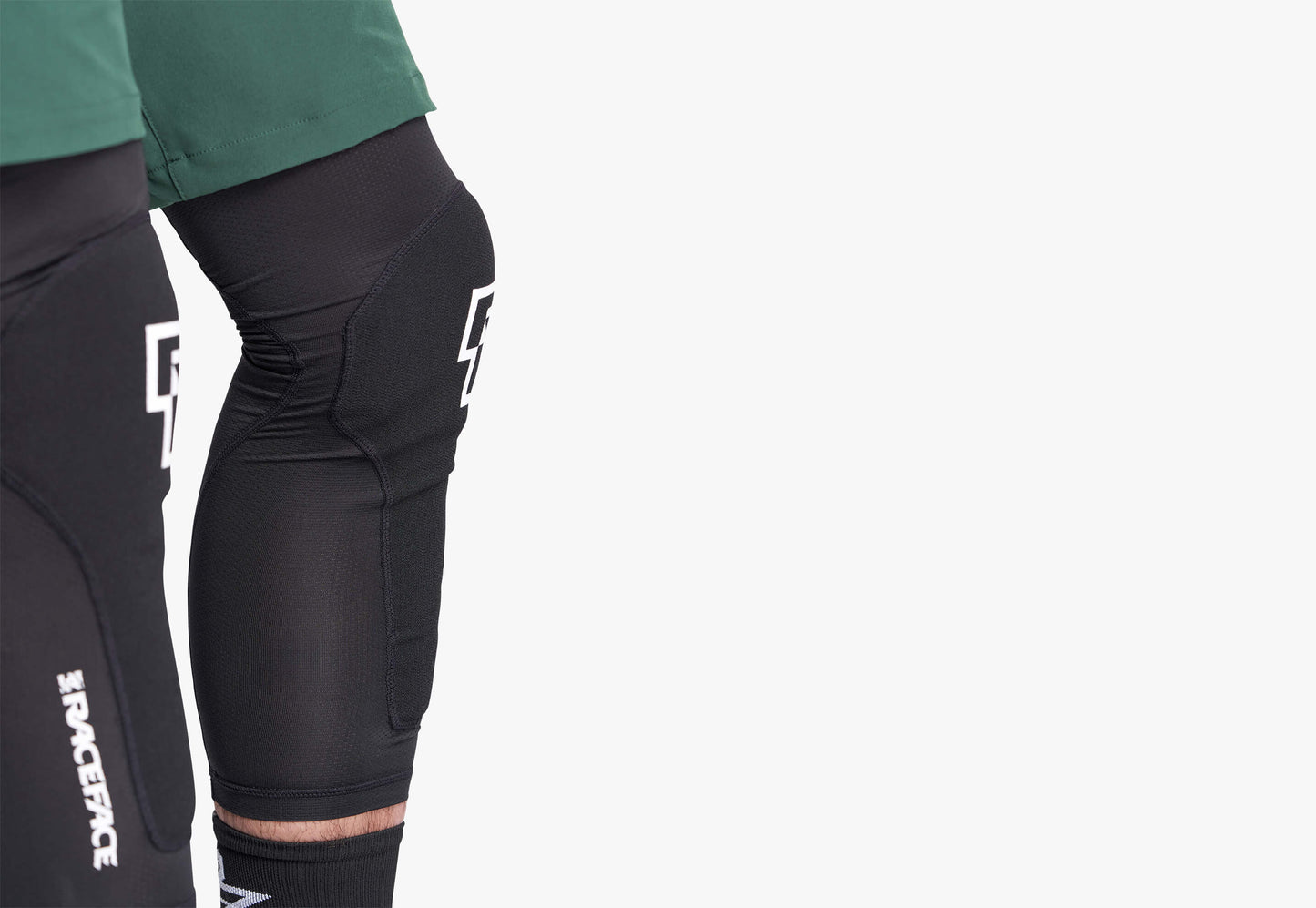 Race Face | Charge Knee Guard